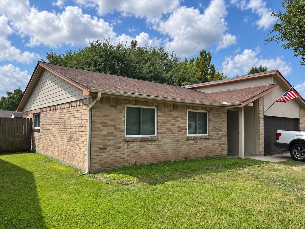 Photo of 5001 Crestway Drive, La Porte, TX 77571 (MLS # 48708911)