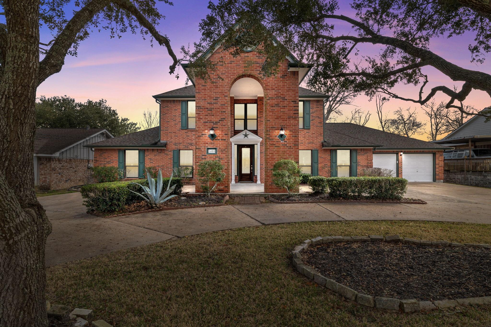 1400 Oak Hollow Drive