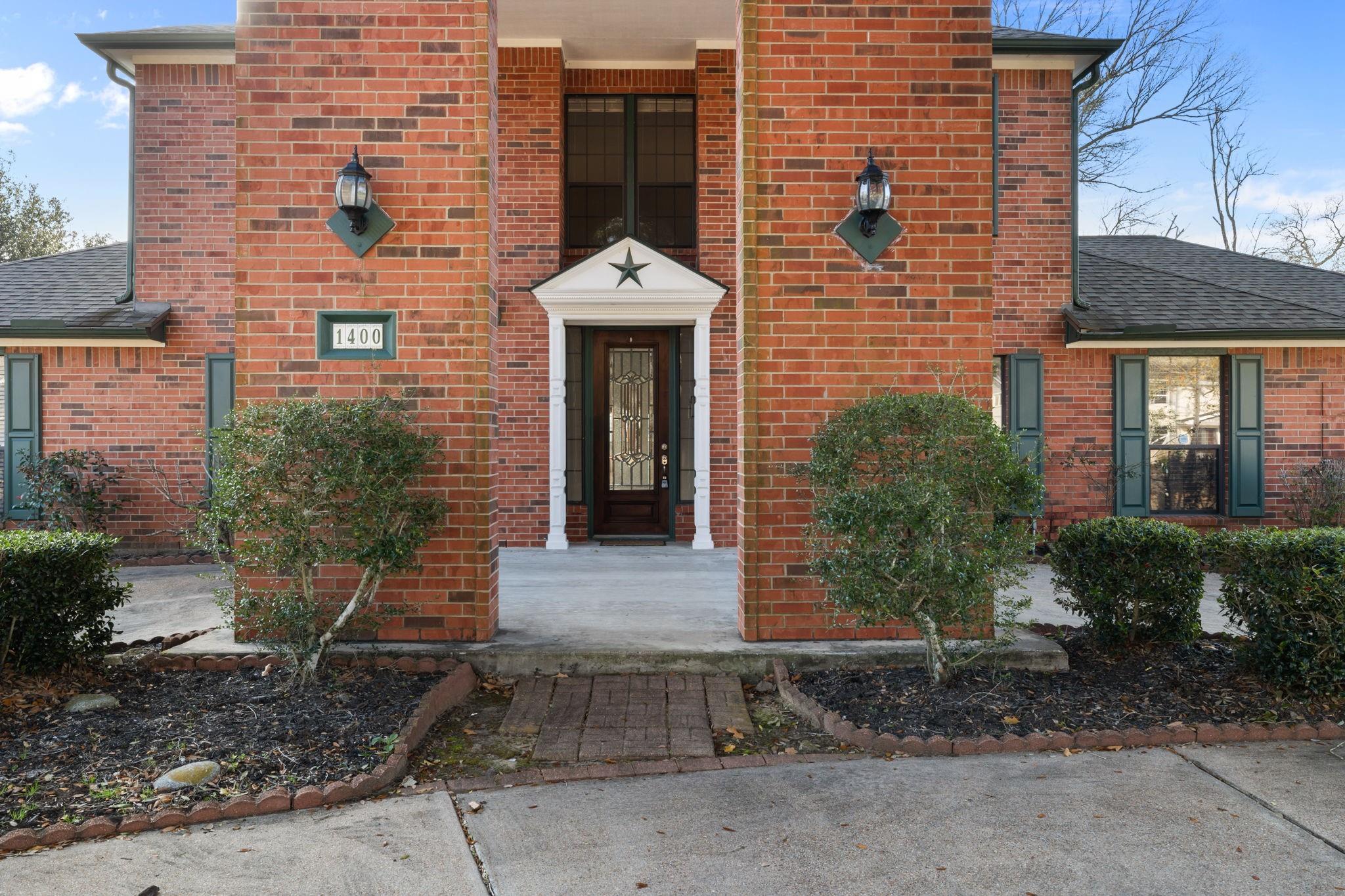 1400 Oak Hollow Drive