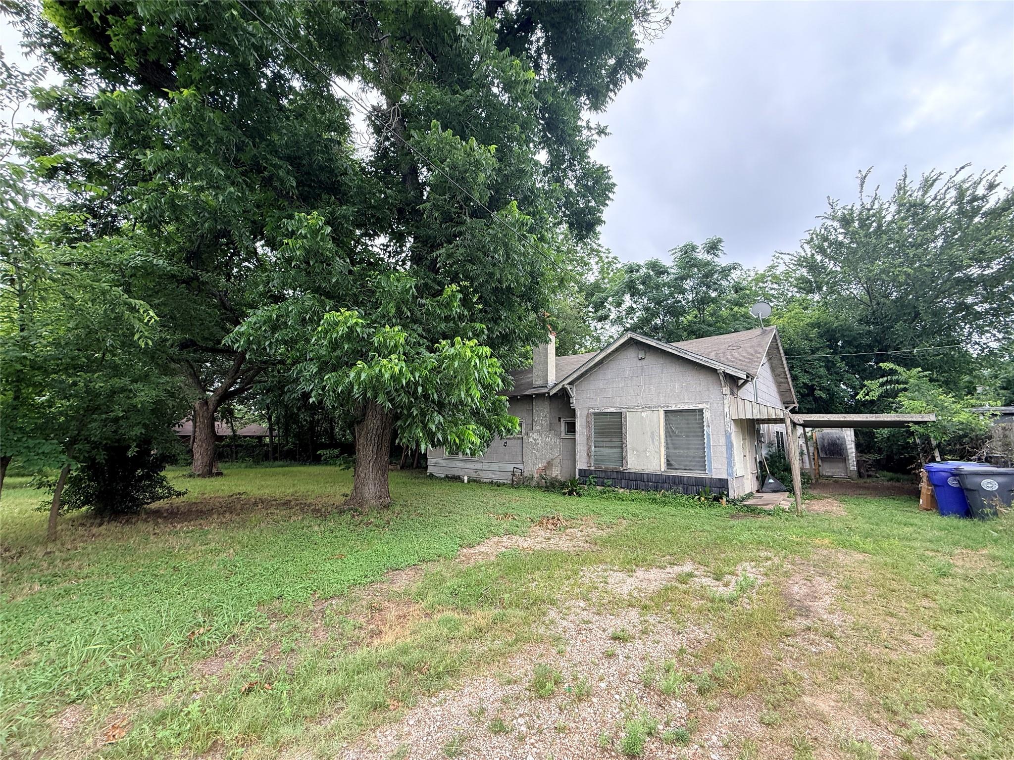 2922 Macarthur Drive