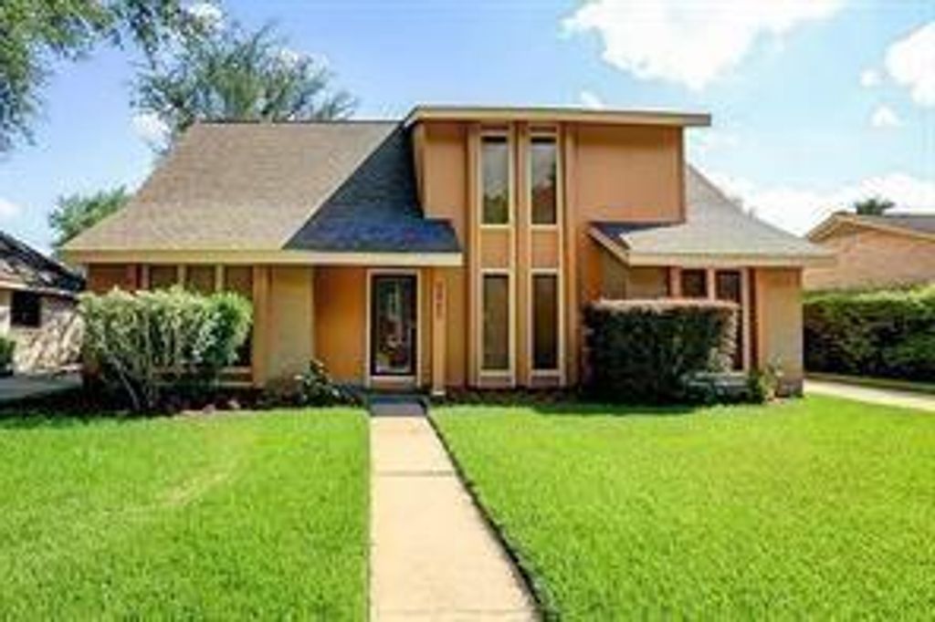 Photo of 2907 Colonial Drive, Sugar Land, TX 77479 (MLS # 48623875)