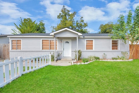 Photo of 4819 Bethany Lane, Houston, TX 77039 (MLS # 96566888)
