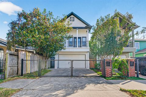 Photo of 1128 E 24th Street, Houston, TX 77009 (MLS # 52554505)