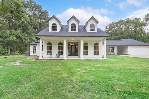 Photo of 28918 Misty Oaks Drive, Huffman, TX 77336 (MLS # 64638871)