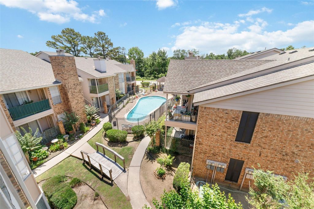 Photo of 3770 Lovers Wood Lane #709, Houston, TX 77014 (MLS # 76090477)