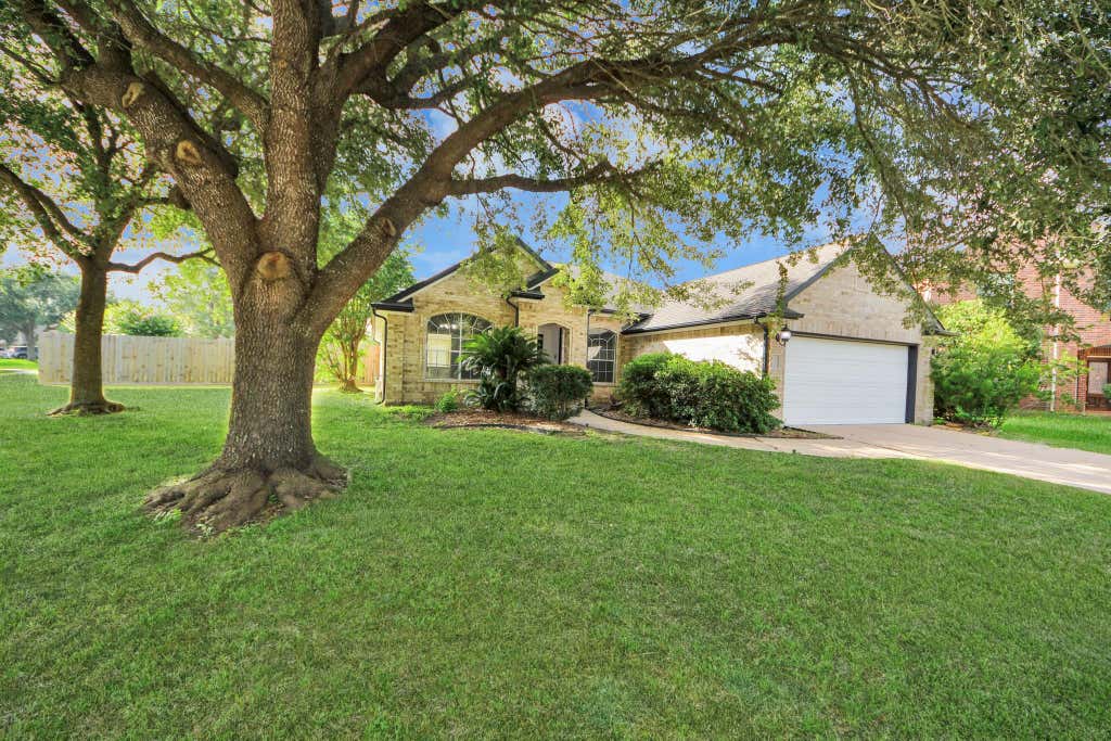 Photo of 16735 Keegans Ridge Way Drive, Houston, TX 77083 (MLS # 71574780)