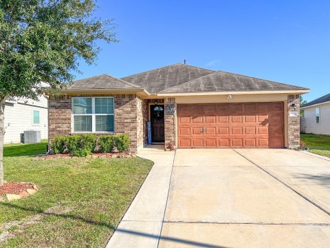 Photo of 13106 Lucy Grove Lane, Houston, TX 77044 (MLS # 47345088)