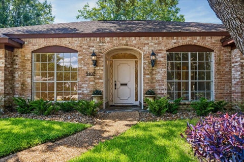 Tiny photo for 9402 Brig O Doon Circle, Houston, TX 77096 (MLS # 61683480)