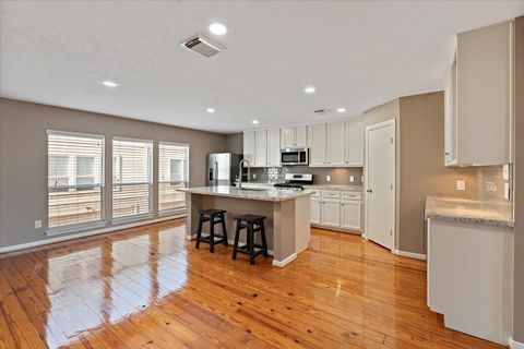 Photo of 2922 Crawford Street, Houston, TX 77004 (MLS # 75648083)