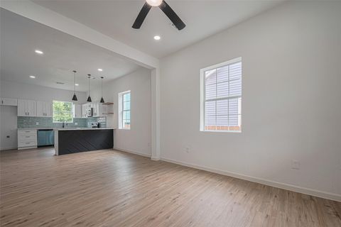 Photo of 1014 13th Street, Galveston, TX 77550 (MLS # 31513357)