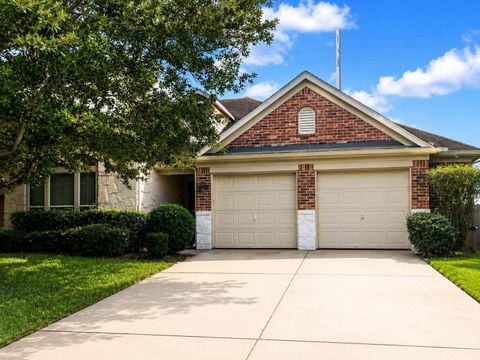 Photo of 13110 Imperial Shore Drive, Pearland, TX 77584 (MLS # 51957111)