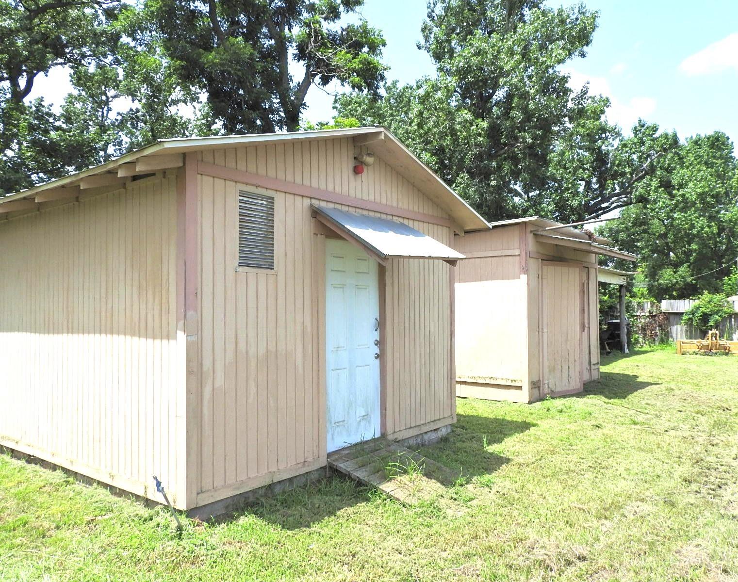 6100 Stuebner Airline Road