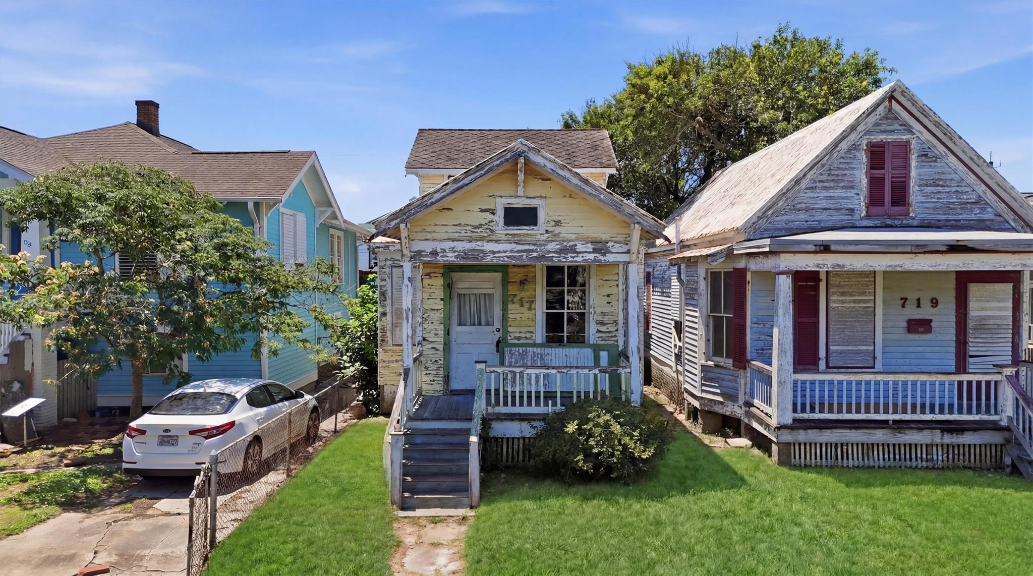 717 And 719 Sealy Street