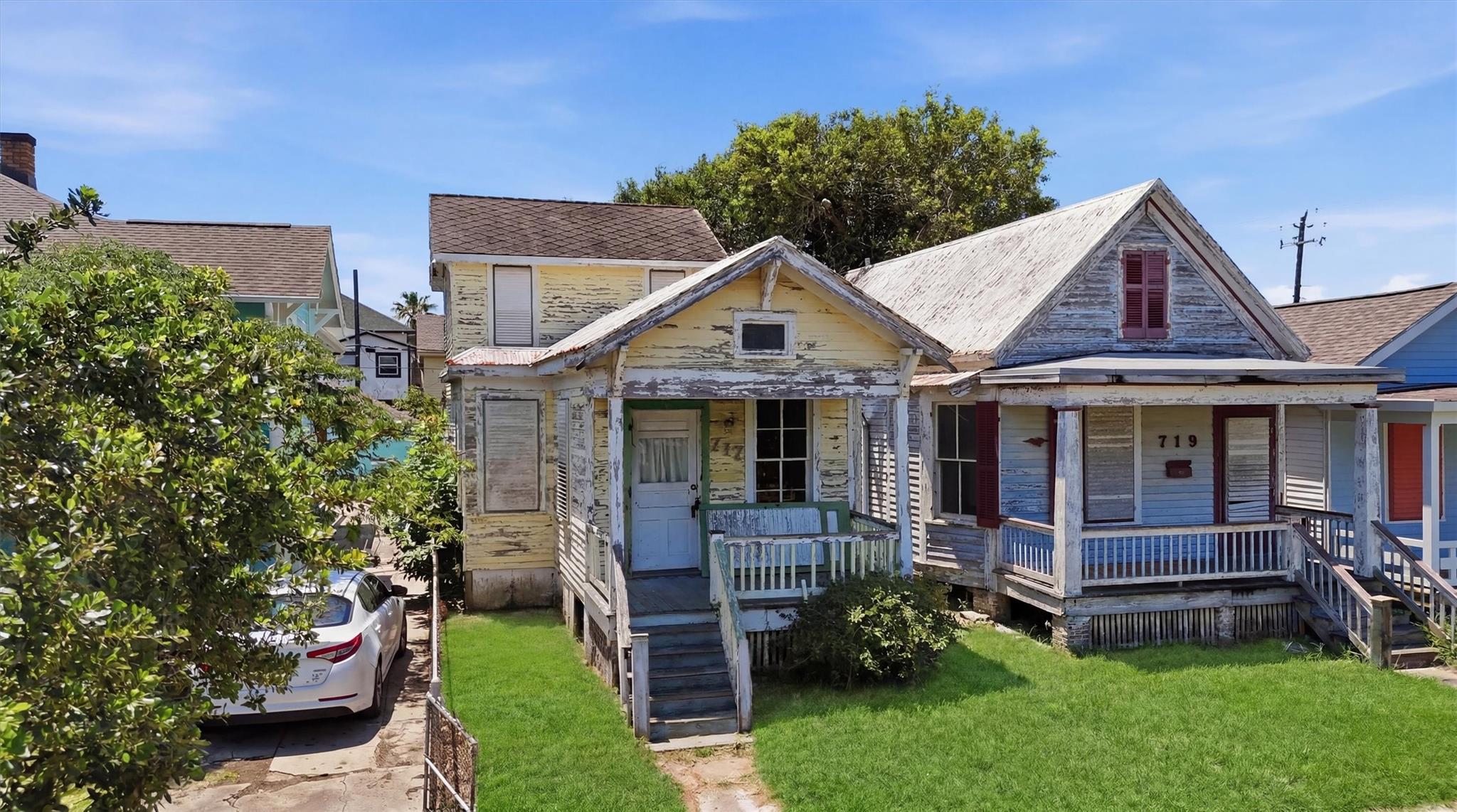 717 And 719 Sealy Street