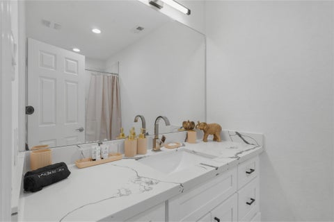 Tiny photo for 5202 Northridge Drive #A/B, Houston, TX 77033 (MLS # 50137029)