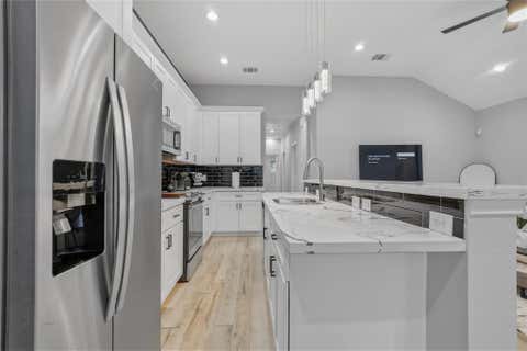 Tiny photo for 5202 Northridge Drive #A/B, Houston, TX 77033 (MLS # 50137029)