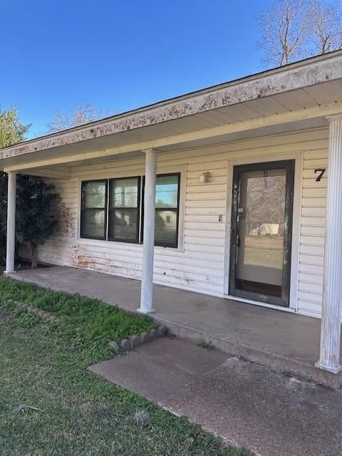 701 Blair Street West Columbia TX 77486