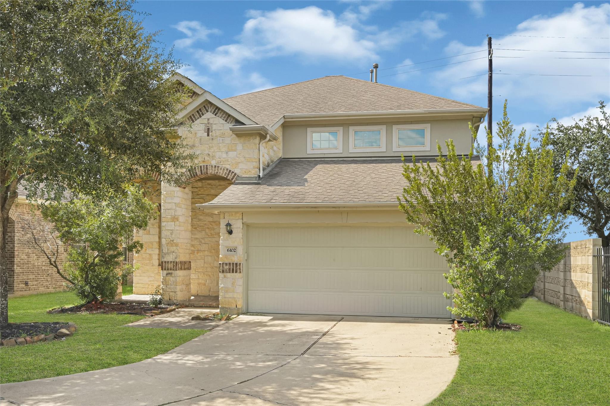 6102 Nicholas Ln
