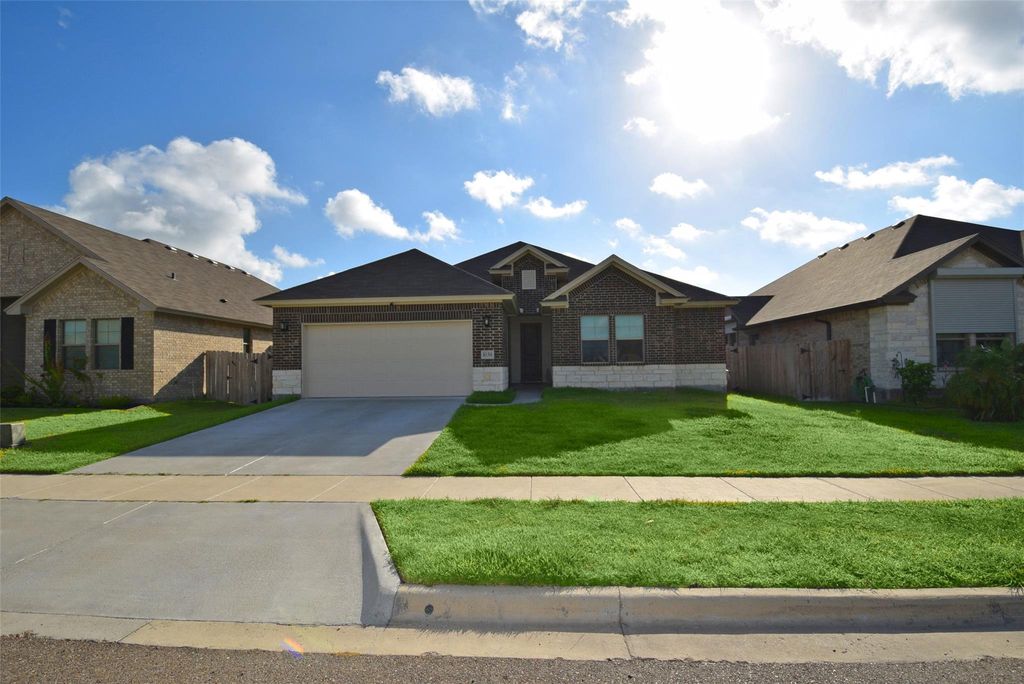 Photo of 8158 Luz De Luna Street, Corpus Christi, TX 78414 (MLS # 17902704)