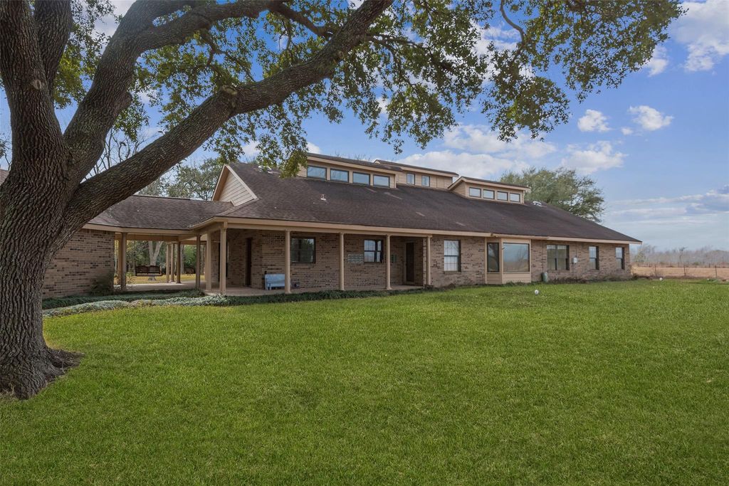 Photo of 9811 Miner Road Rd, Highlands, TX 77562 (MLS # 61689527)