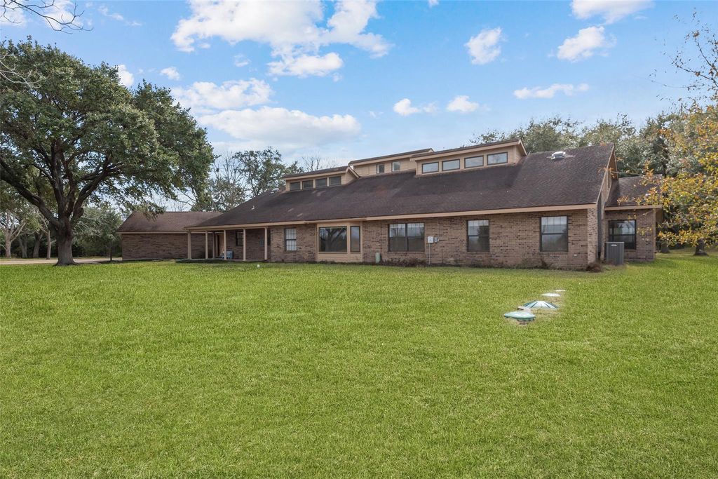 Photo of 9811 Miner Road Rd, Highlands, TX 77562 (MLS # 61689527)