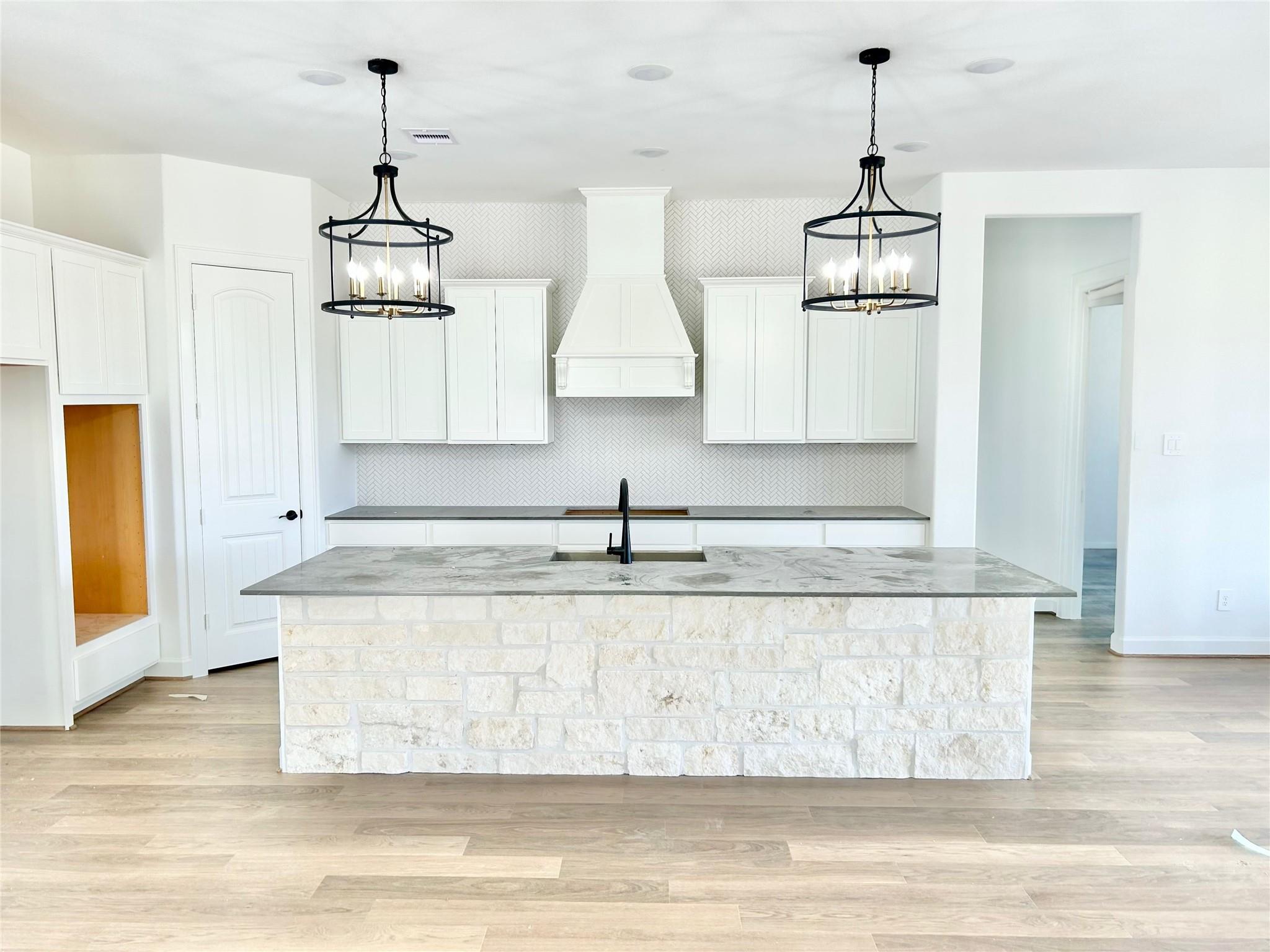 15722 N Tower Circle