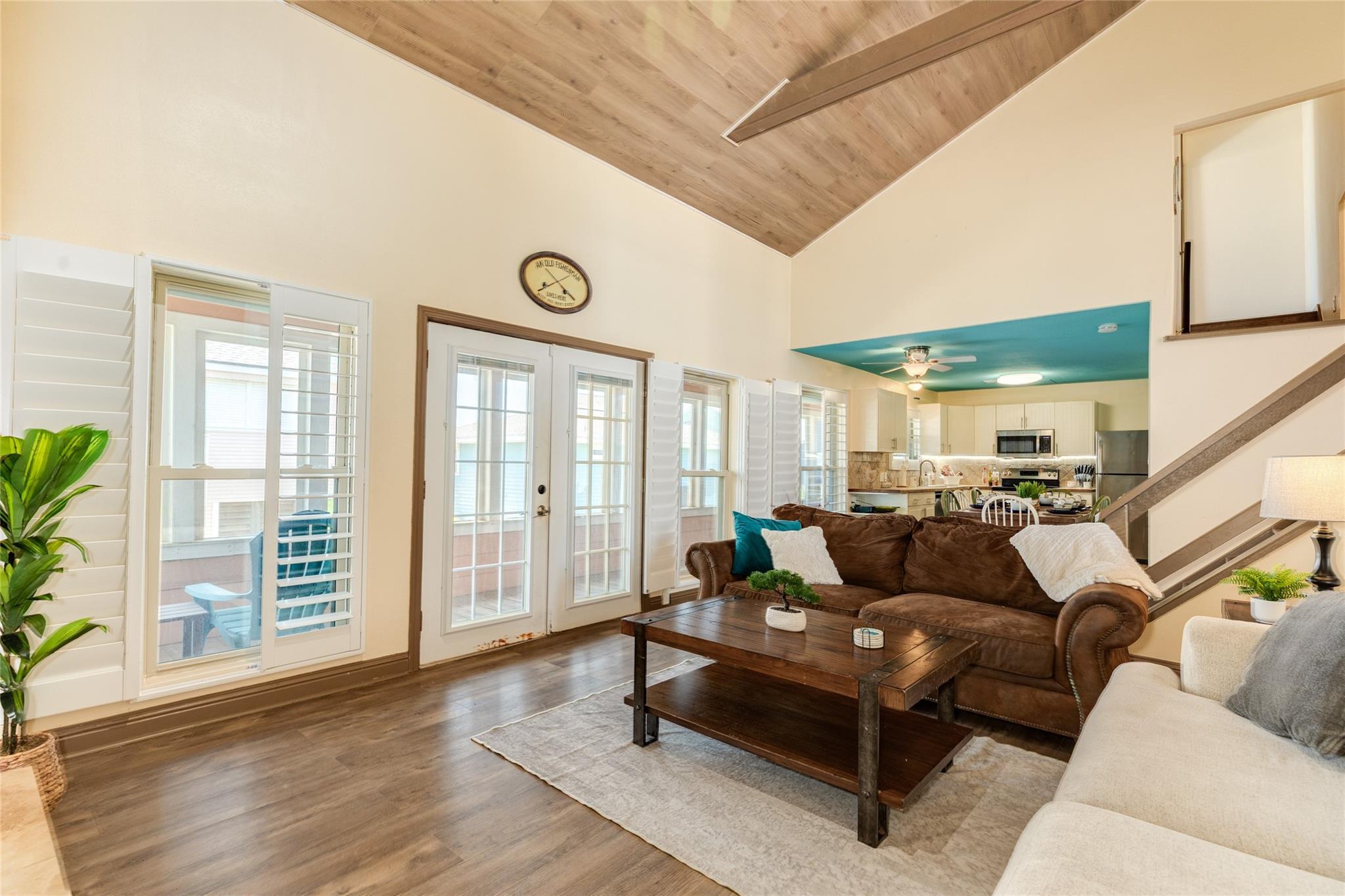 21216 Gulf Drive