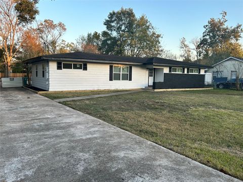 Photo of 2619 Sinclair Street, Pasadena, TX 77503 (MLS # 86029668)