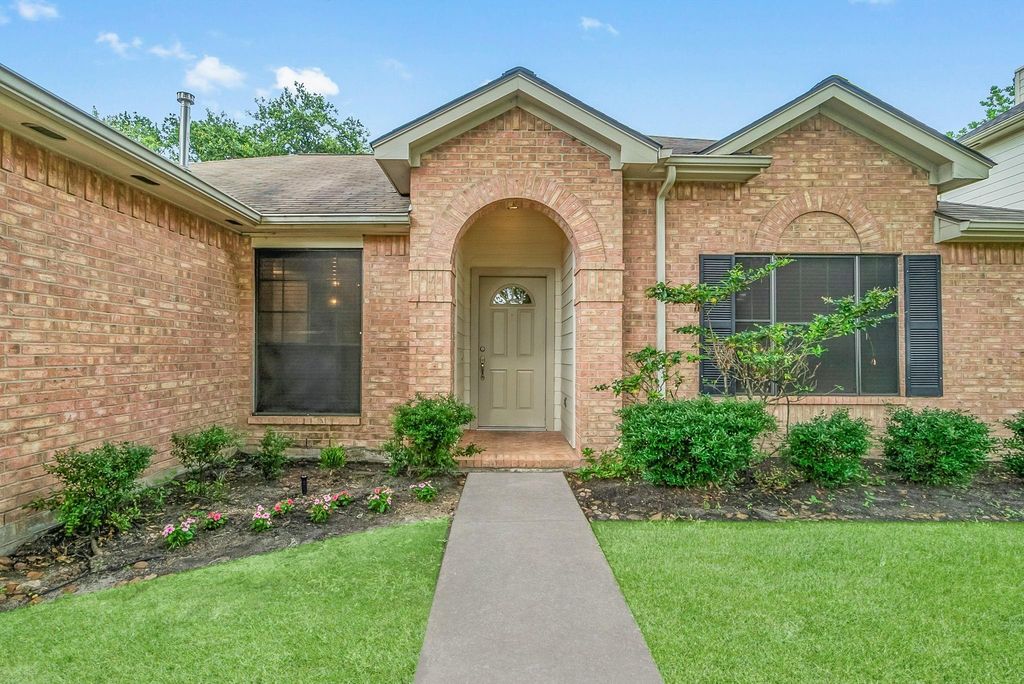 Photo of 31115 Perlican Drive, Spring, TX 77386 (MLS # 97893323)