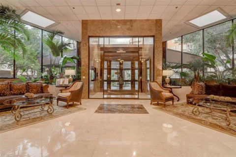 Condo For Sale - 3525 Sage Road #513<br/> Harris County, Houston, TX 77056