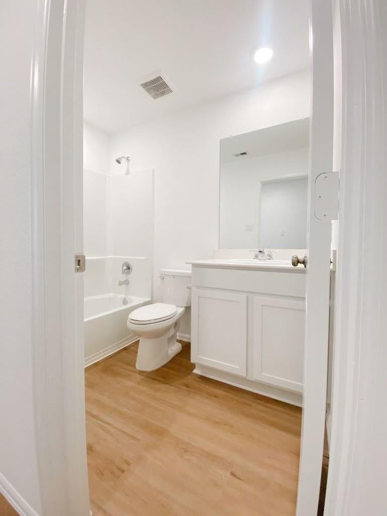 4242 Barrington Cove