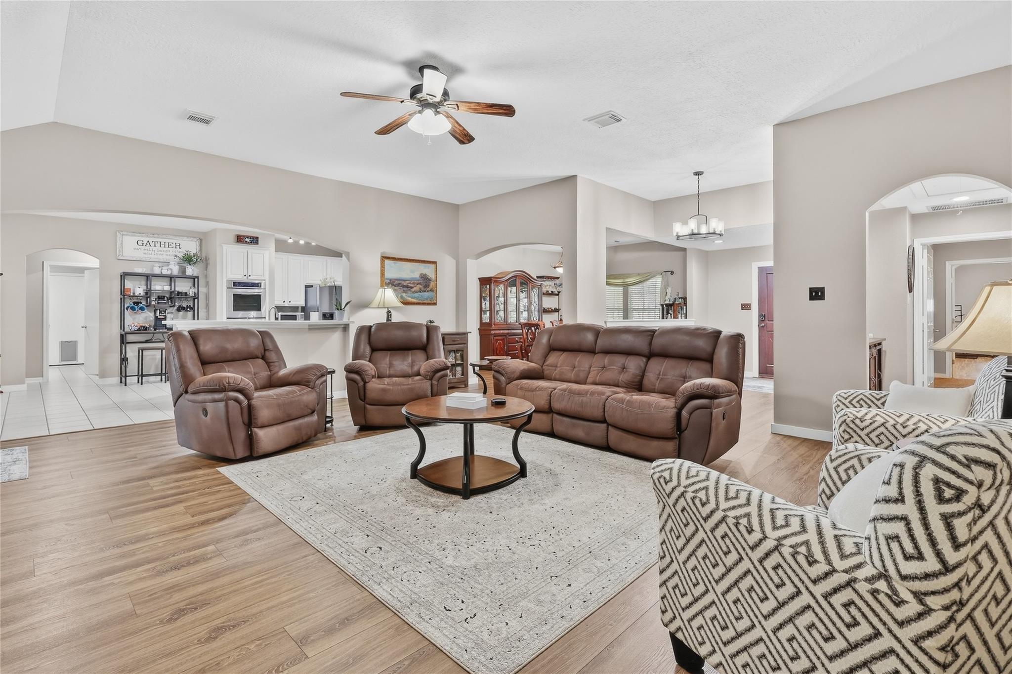 20003 Country Lake Drive N