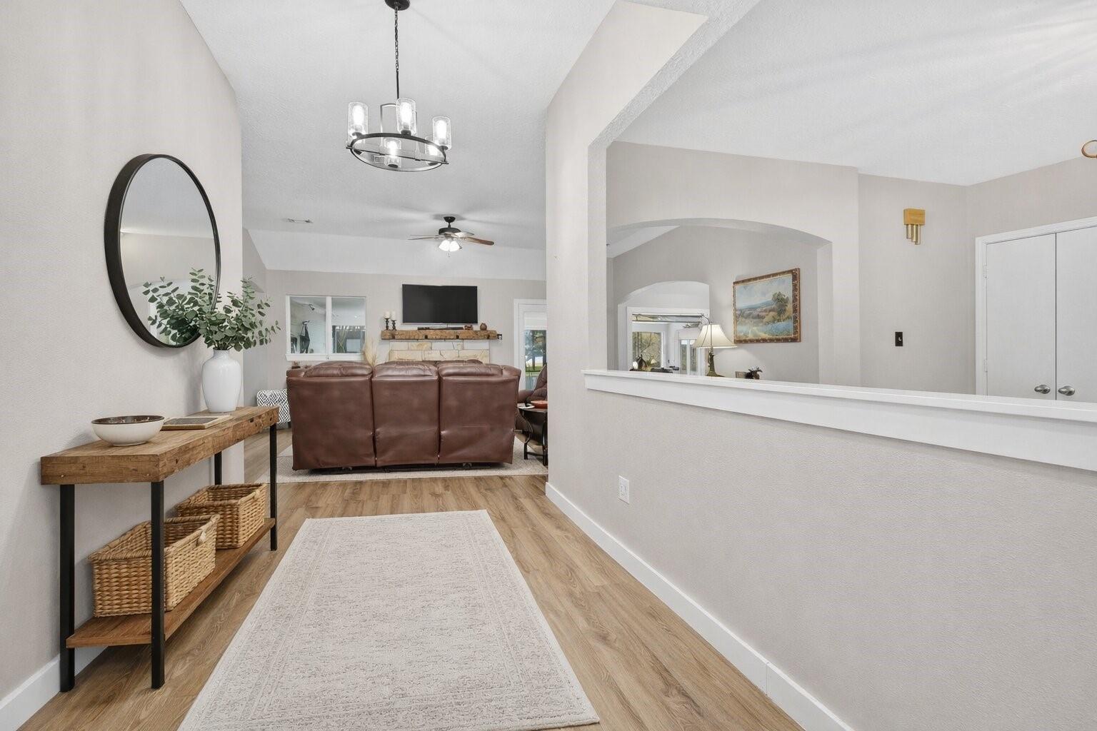 20003 Country Lake Drive N