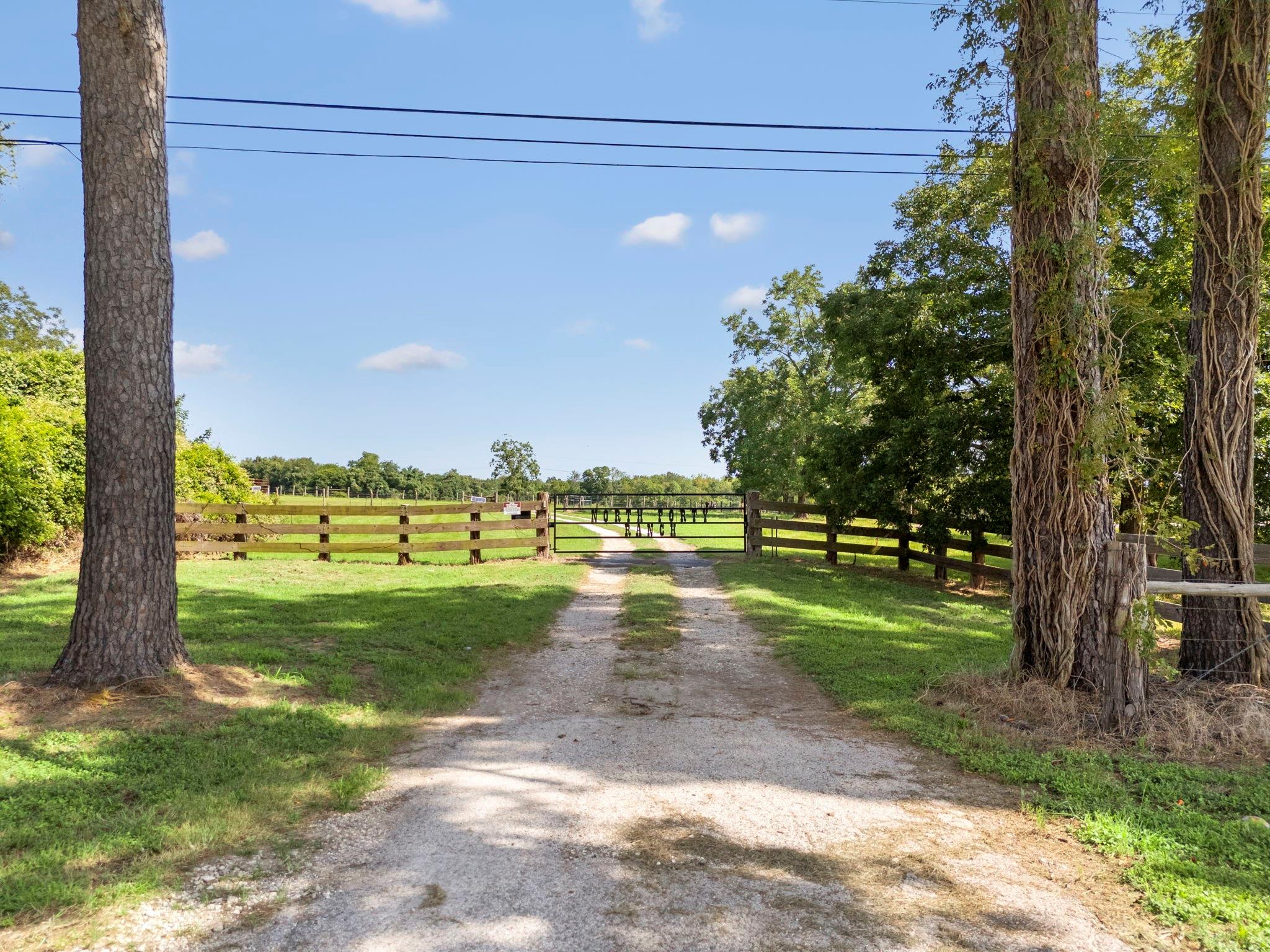 18121 Highway 105 E