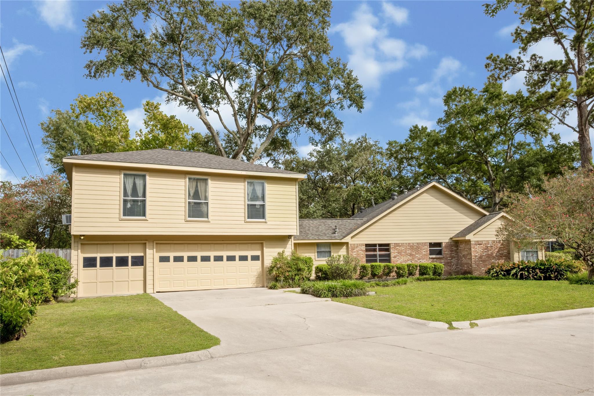 9806 Emnora Lane