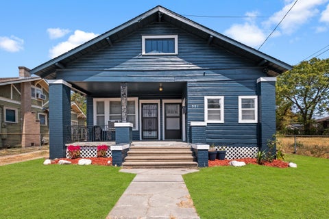Photo of 901 Boundary Street, Houston, TX 77009 (MLS # 22848602)