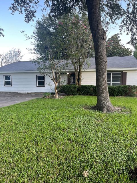 Photo of 7202 Carver Avenue, Texas City, TX 77591 (MLS # 45409538)
