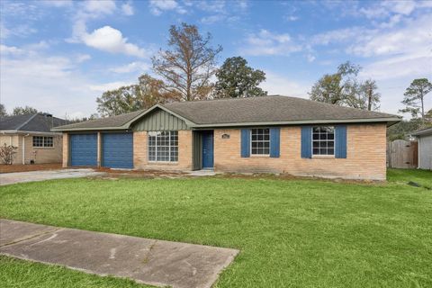 Photo of 5922 Fontenelle Drive, Houston, TX 77035 (MLS # 9879702)