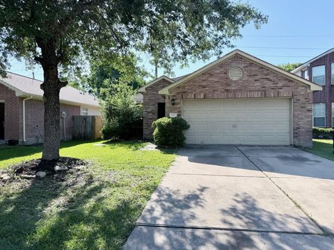 Photo of 127 Big Thicket Drive, Richmond, TX 77469 (MLS # 44681409)