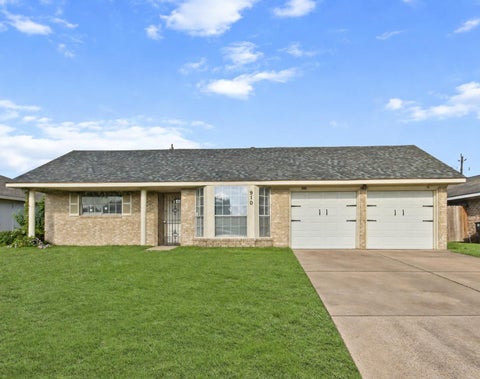 Photo of 910 Centerwood Drive, Houston, TX 77013 (MLS # 41537651)
