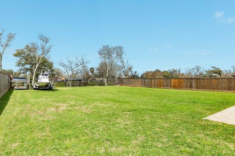 Tiny photo for 238 Creekside Lane, Lake Jackson, TX 77566 (MLS # 53555888)