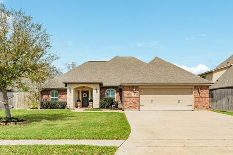 Photo of 238 Creekside Lane, Lake Jackson, TX 77566 (MLS # 53555888)