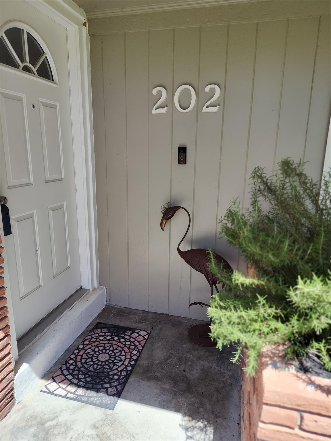 202 E Forest Avenue