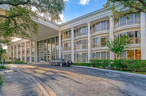 Photo of 5050 Ambassador Way #314, Houston, TX 77056 (MLS # 25514242)