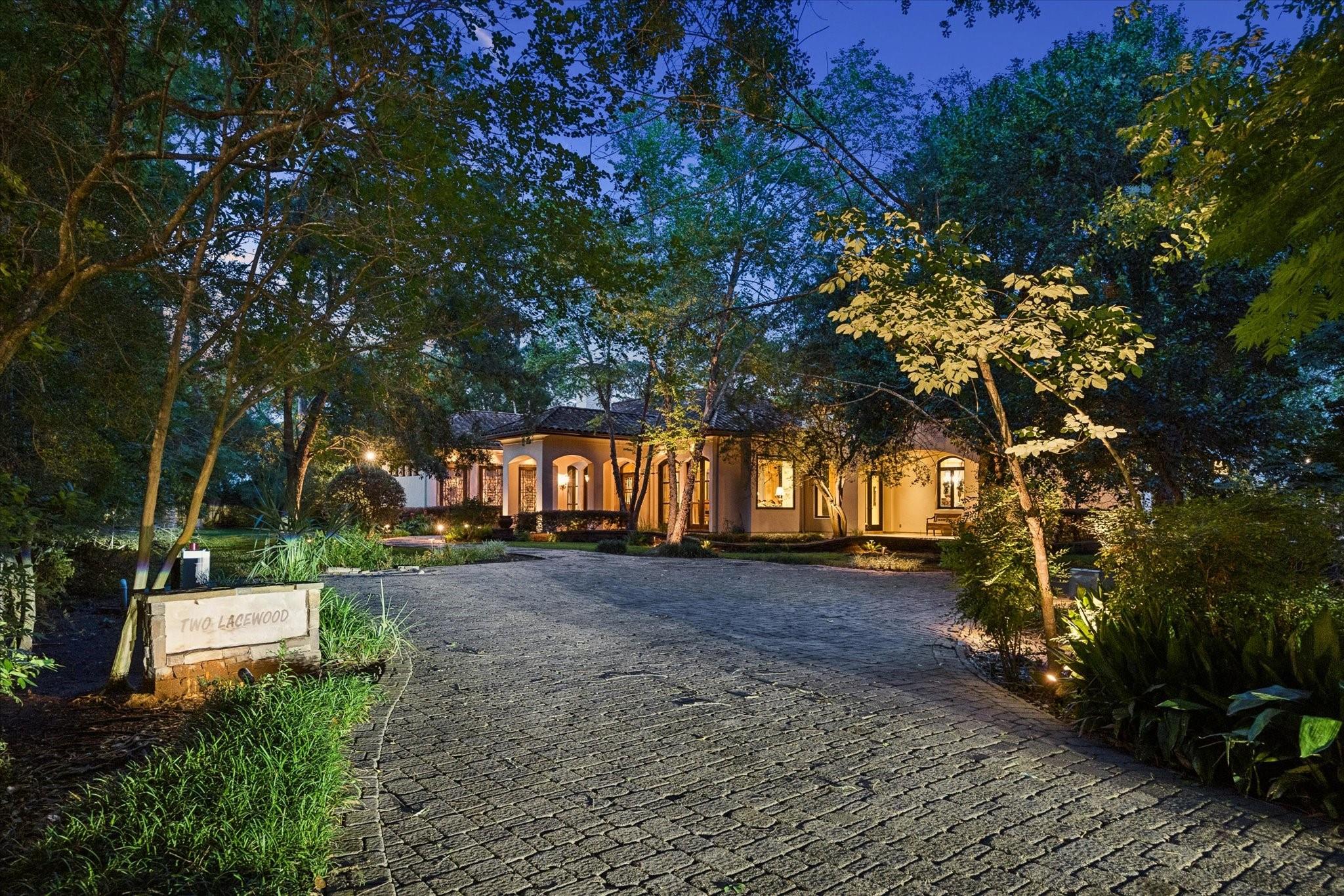 2 Lacewood Lane