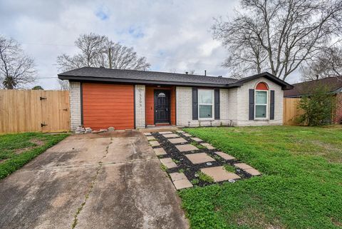 Photo of 13306 Innshire Lane, Houston, TX 77045 (MLS # 28321394)