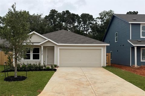 Homes For Sale - 15725 Plum Brook Drive<br/> Conroe, TX 77303