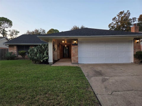 Photo of 15214 Beechnut Street, Houston, TX 77083 (MLS # 97133766)