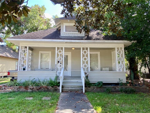 Photo of 1230 Ashland Street, Houston, TX 77008 (MLS # 48291911)