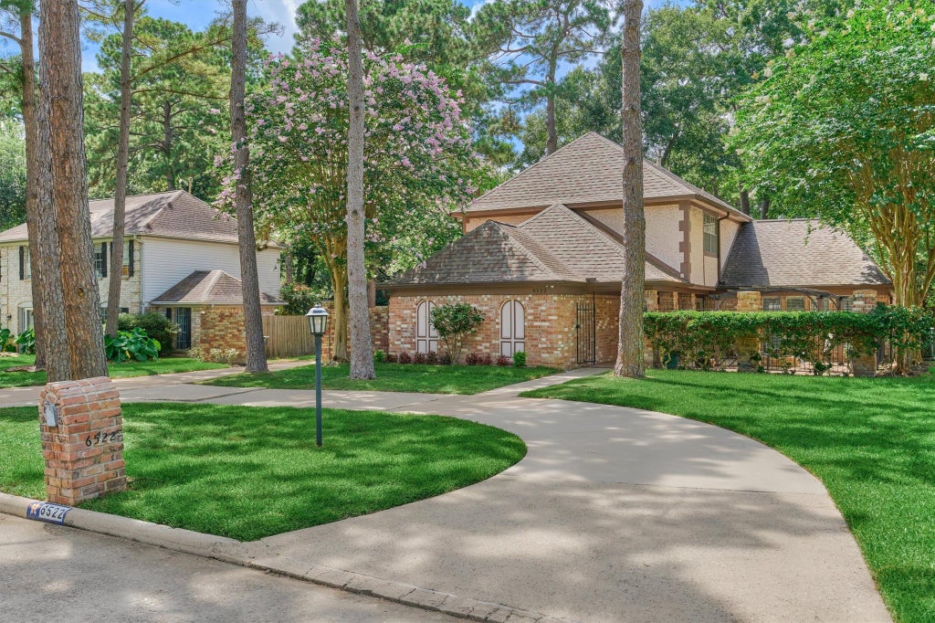 Photo of 6522 Castle Pine Lane, Spring, TX 77379 (MLS # 87817943)